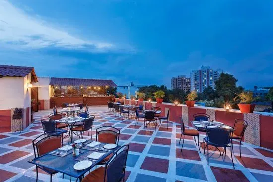 La Place Sarovar Portico, Lucknow