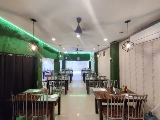 Murli Manohar Restaurant (M M Restaurant)