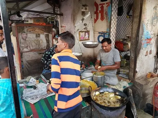 Shree Tulsi Ram Kachori Pakodi Center