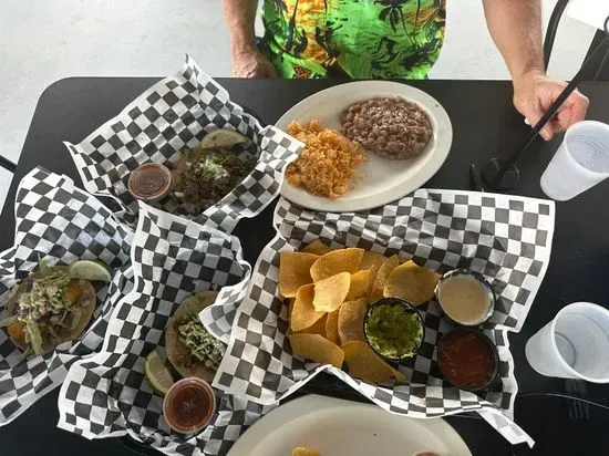 Los Locals Baja Grill & Cantina