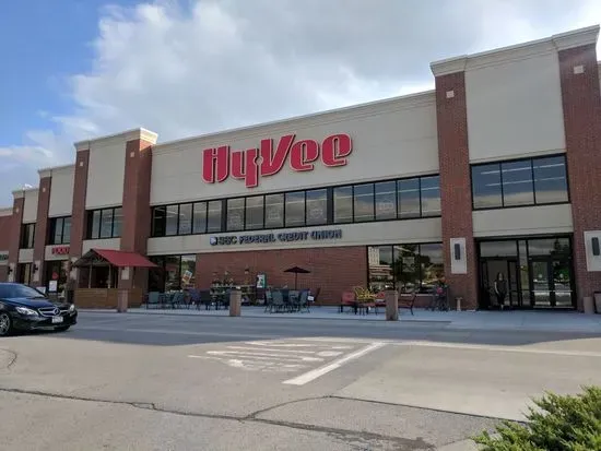 Hy-Vee Grocery Store