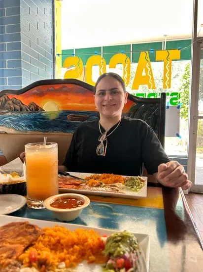 LaFogata Restaurant & Taqueria