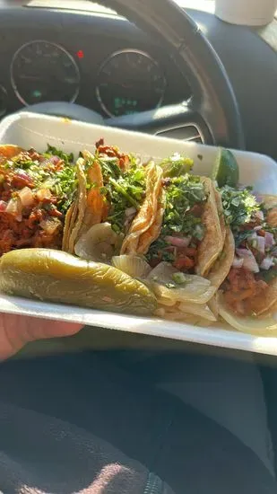 El Tapatio taco truck