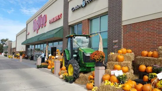 Hy-Vee Grocery Store