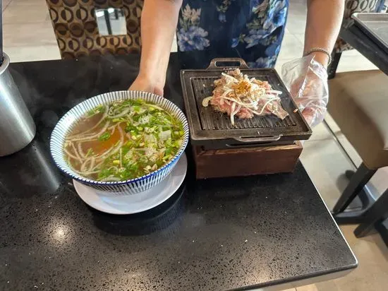 Akaushi Pho Seafood & Noodle