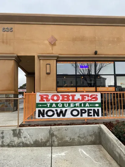 Robles Taqueria LLC