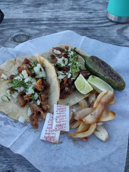 Taquería y Pollo Asado