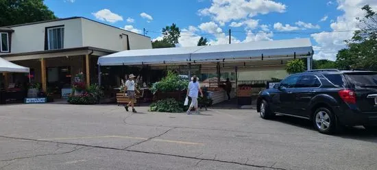 Sun-Ray Orchards Market On Main