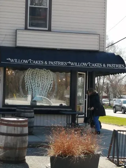 Willow Cakes & Pastries