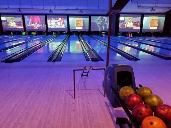 Bowlero Doral