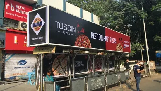 Tossin Pizza Hill Road Bandra | Best Pizza in Mumbai