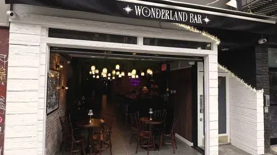 Wonderland Bar