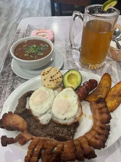 Antojitos Colombianos 2