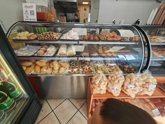 🏠🥖Padaria Brasileira Everett | Brazilian Food | Vitória Bakery & Burgers | Everett - MA