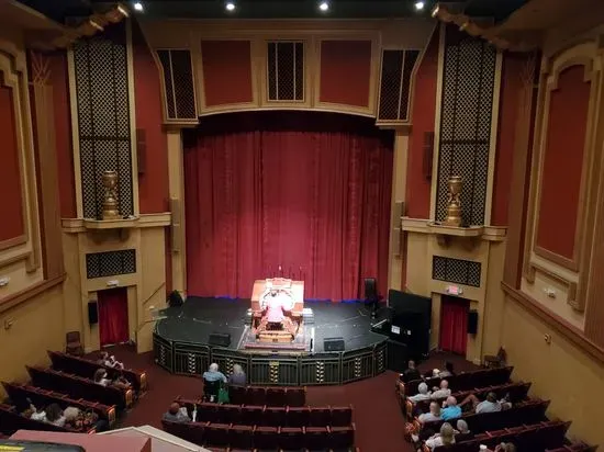 Earl and Rachel Smith Strand Theatre