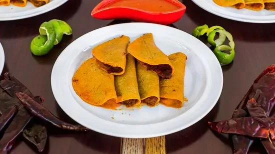 La Salsa Tacos de Canasta