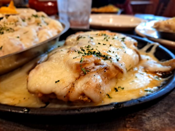 Alamo Steakhouse Pigeon TN Checkle